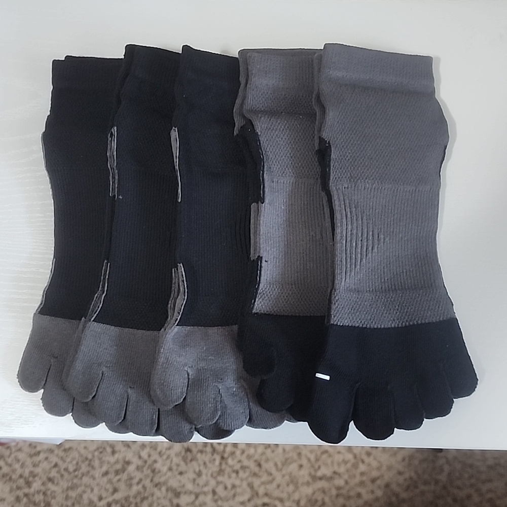 5 Pairs of Toe Socks (1 Package). Running Socks for Men or Unisex.